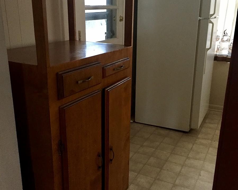 1st image of 100 Oak St