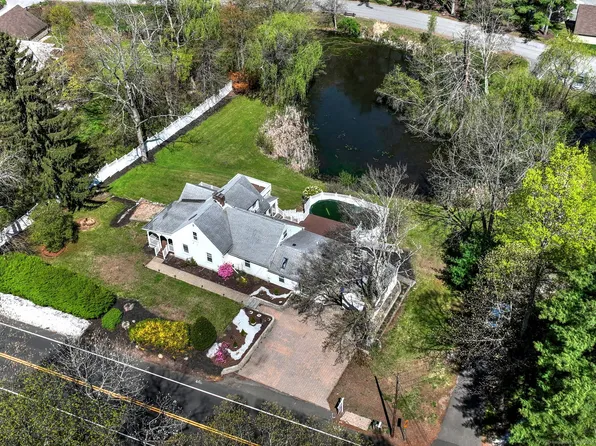 115 West Avon Road, Farmington, CT 06085