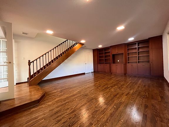 5th image of 3893 Corina Way