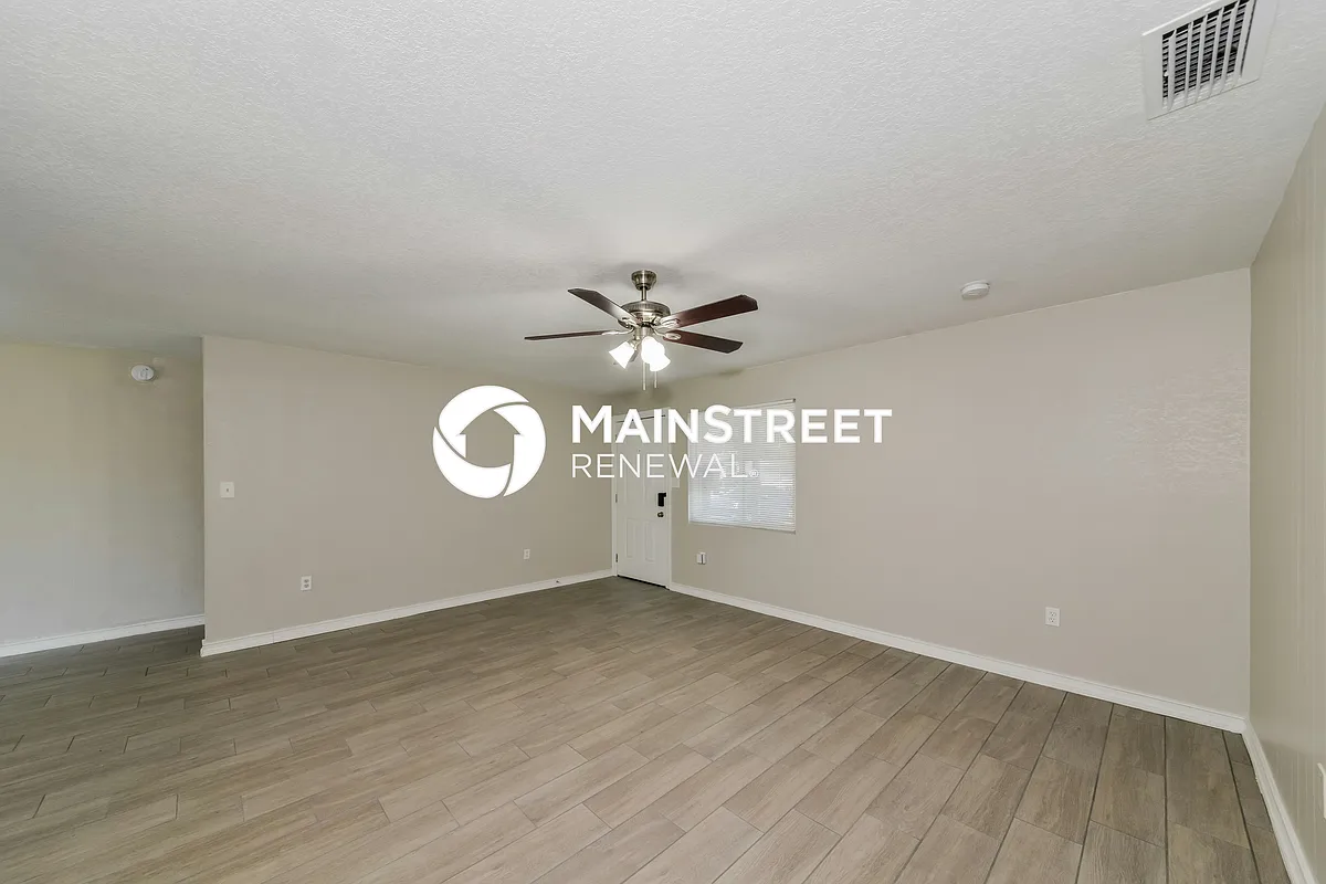 Living Room - 511 Fletcher St