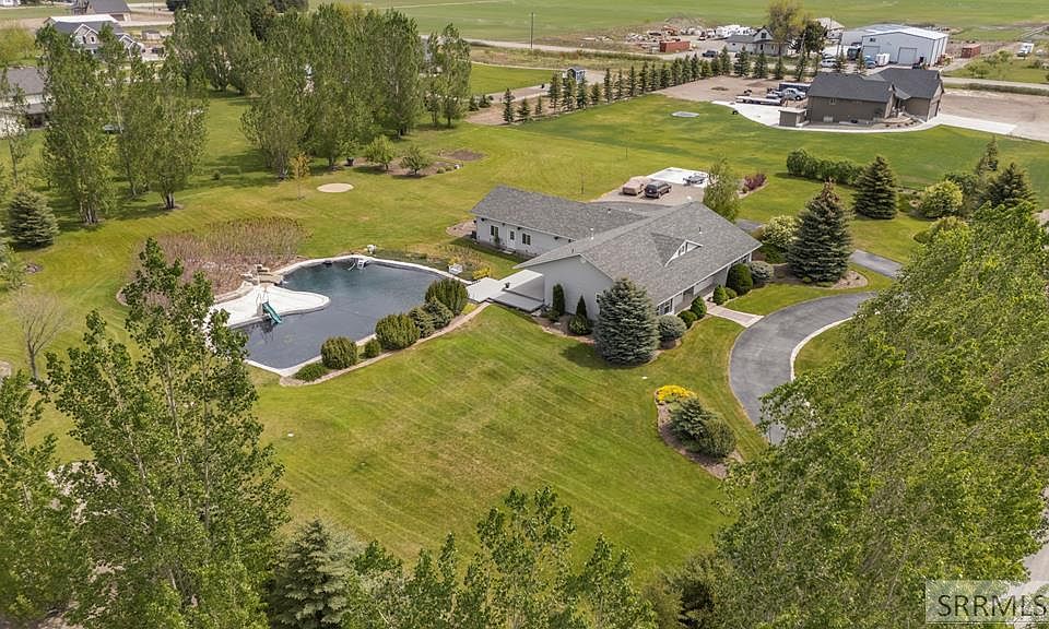 1st image of 4043 Molly Dr