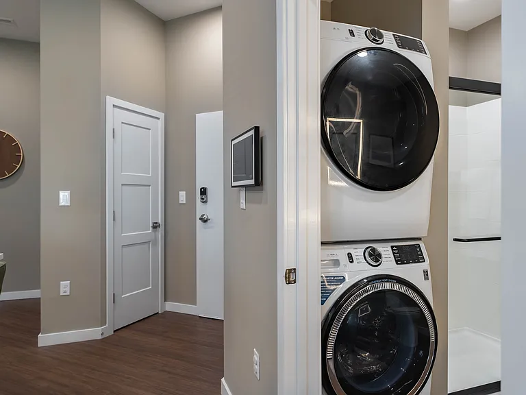 1364 E Battlefield Rd — Photo 165