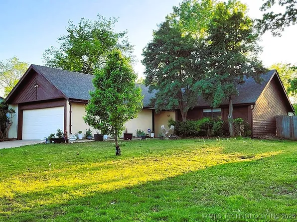 6370 S 29th West Pl, Tulsa, OK 74132