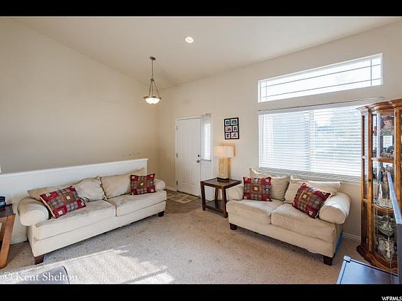 3rd image of 2936 S Hunter Mesa Dr