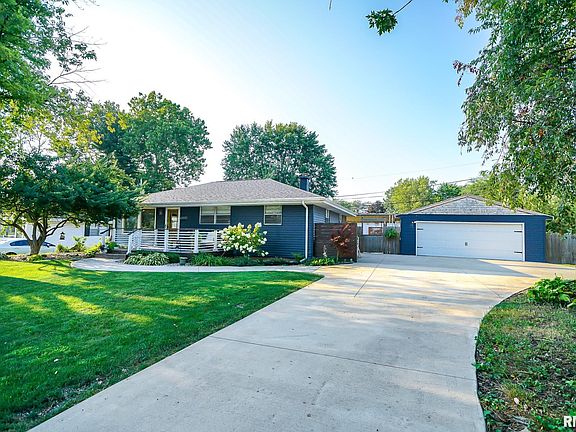 2nd image of 1907 W Cimarron Dr