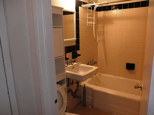 Rented by RV Realty | media 10