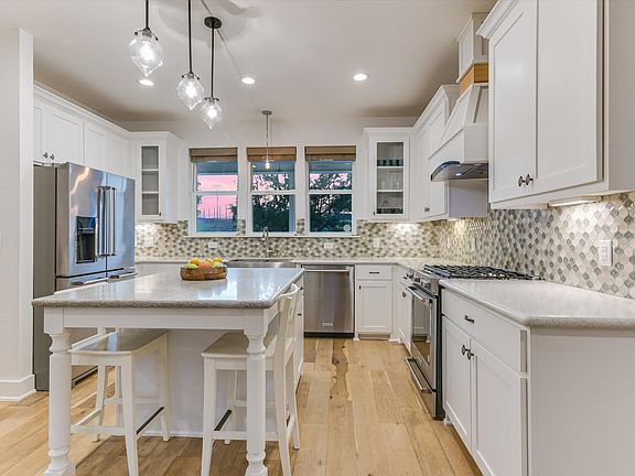 5th image of 3009 Lawrence Dr