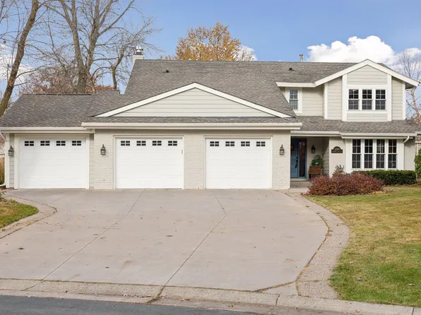 1309 Nursery Hill Ct, Arden Hills, MN 55112