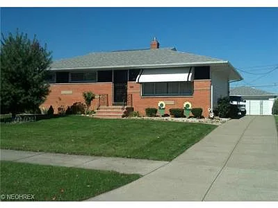 145 E Hillsdale Ave photo 1