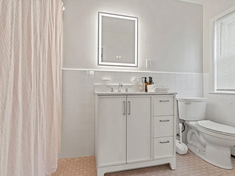 341 Crum Creek Ln — Photo 24