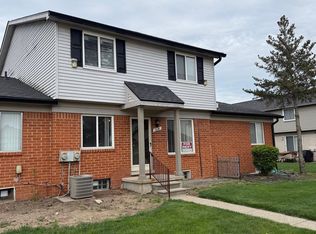 2224 Orchard Crest St, Shelby Township, MI 48317