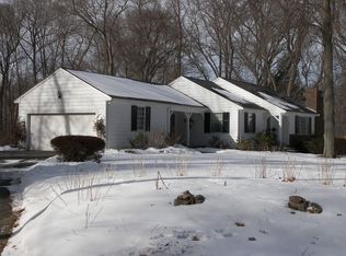 7 Main Dr, Wenham, MA 01984