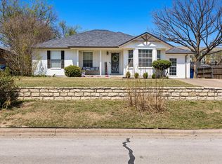 1709 W Doyle St, Granbury, TX 76048