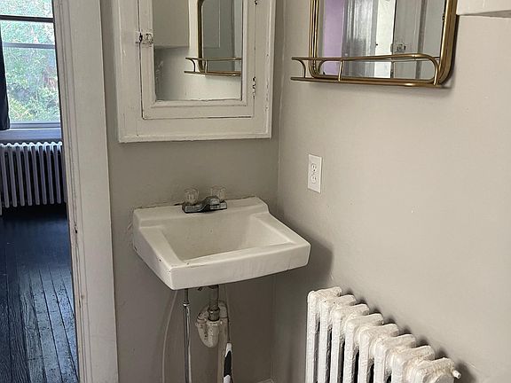 4th image of 3428 Parkwood Ave