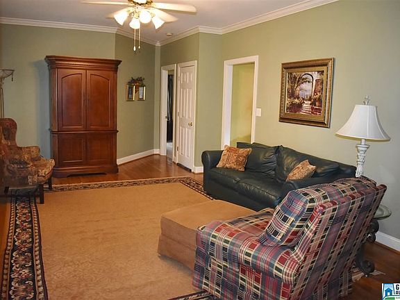 4th image of 6923 Woodvale Ln