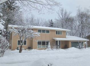 6322 Landfall Dr, Madison, WI 53705