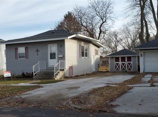 305 N Seminary St, Mount Morris, IL 61054