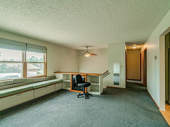 4th image of 1040 W Owens Ave