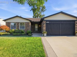 4944 Peekskill Dr, Sterling Heights, MI 48310