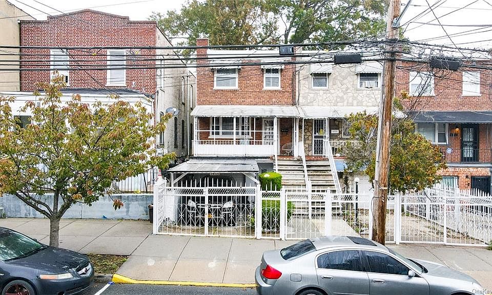 1st image of 1025 E 215th St