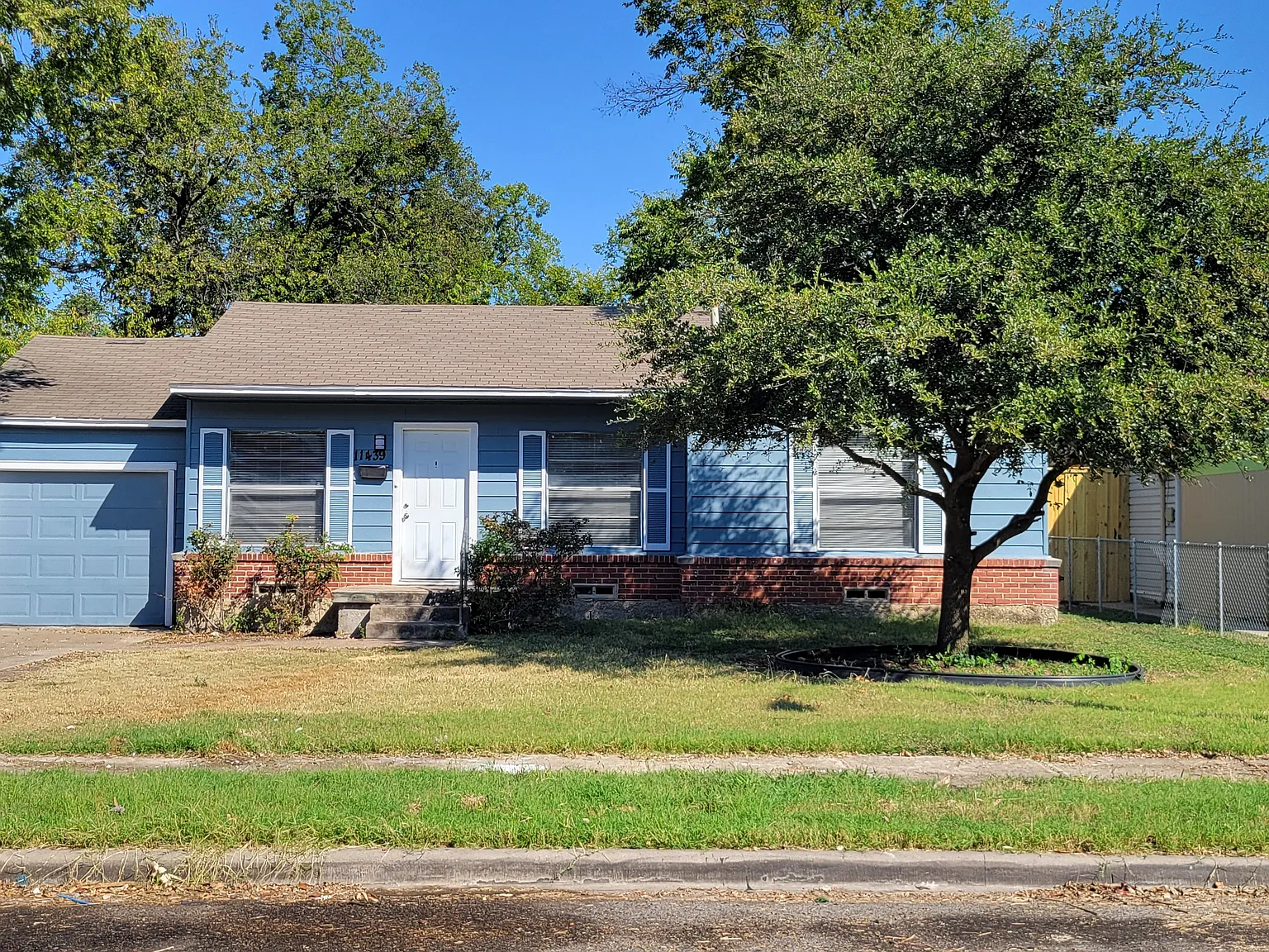 3 bed, 1137 sqft, $1,950 — Photo 1