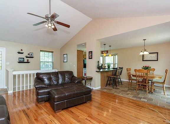 3rd image of 5817 Saddlebrook Dr