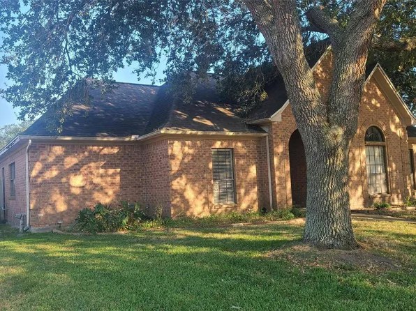 2309 Saint Patrick Ln, Deer Park, TX 77536