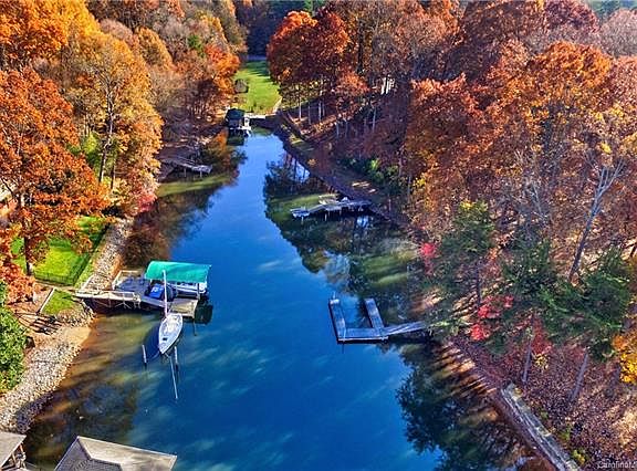 4th image of 478 Lakeview Shores Loop