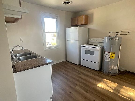 3rd image of 22 Howard St