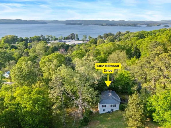 1302 Hillwood Dr, Guntersville, AL 35976