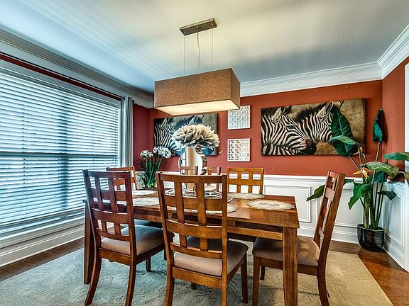 5th image of 2925 Weston Blvd