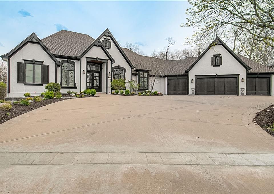 1st image of 7055 NW Scenic Dr