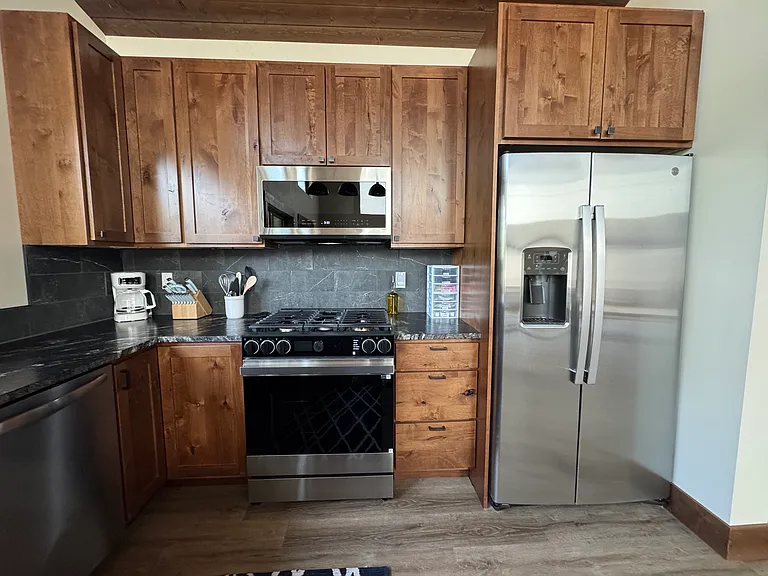 610 Central Ave — Photo 4