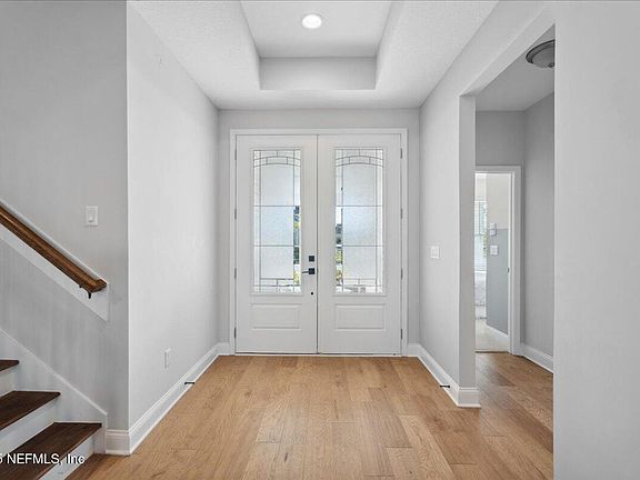 5th image of 101 Bermudez Way St