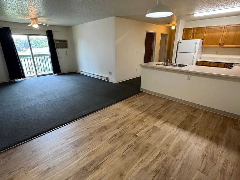 90 E Gridley Ave — Photo 50