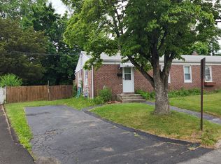 44 Campfield Dr, Fairfield, CT 06825