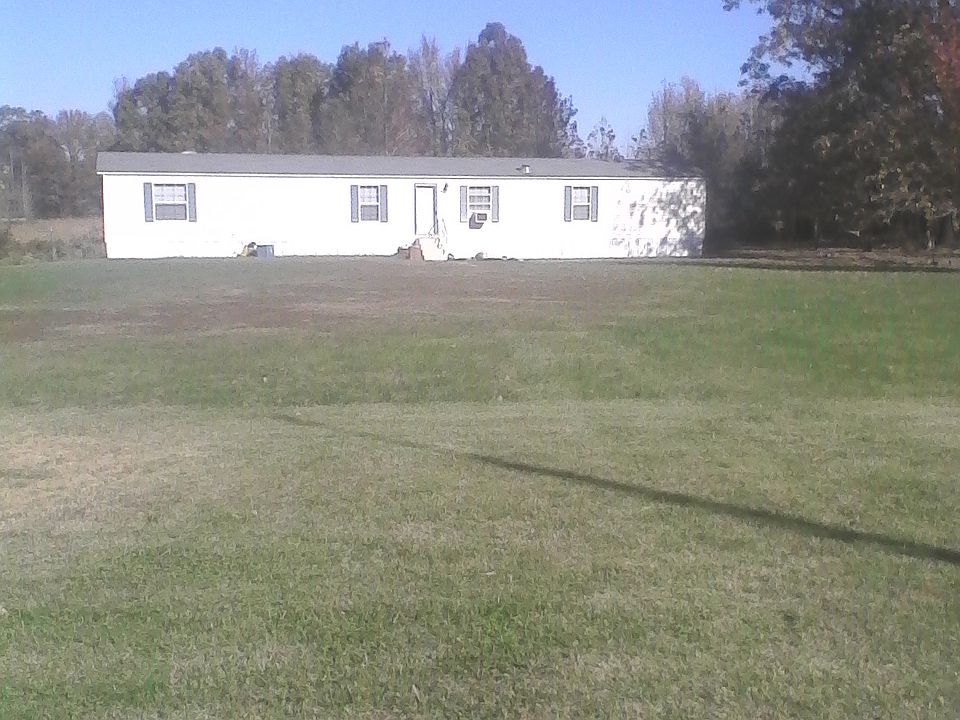 2nd image of 579 Concord Rd