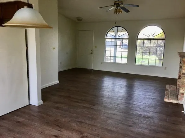 290 Sunset St, Kingsburg, CA 93631