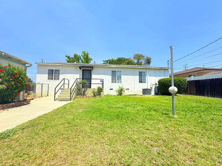 16656 Nordhoff St — Photo 19