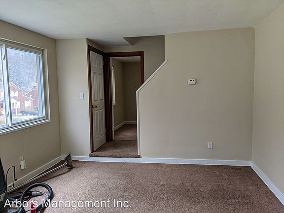 5th image of 144 Lynnwood Dr