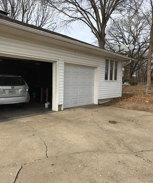 Double car garage