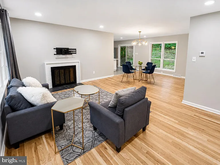 3506 Beverly Dr — Photo 2