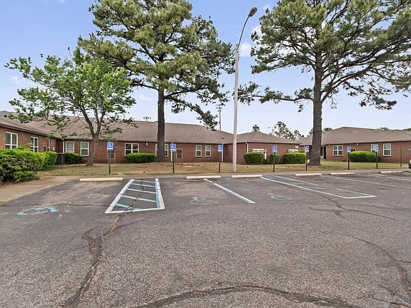 5th image of 875 Doctor Martin Luther King Jr Ave