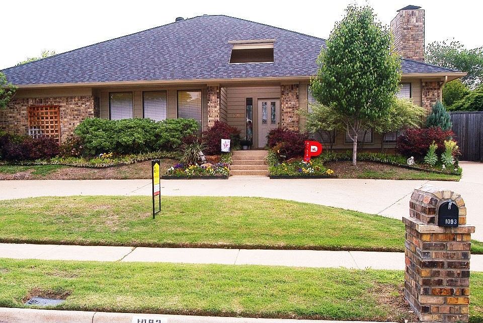 Upscale 2 Story w/Pool