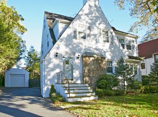 7 Carthage Ln, Scarsdale, NY 10583
