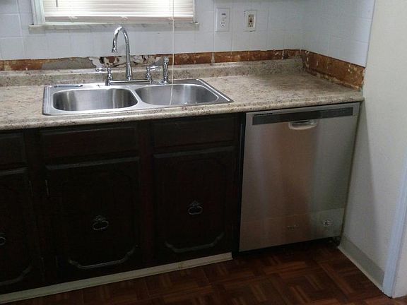 2nd image of 3360 E 147th St
