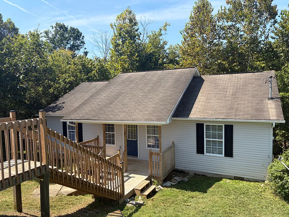 147 Red Bud Ln