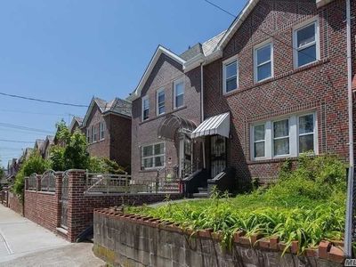 2424 98th St, Flushing, NY, 11369
