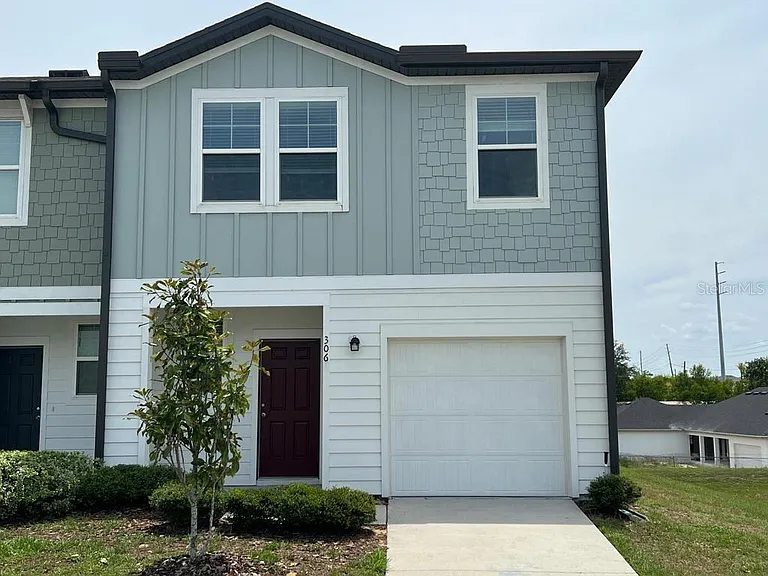 306 Madison Dr — Photo 1