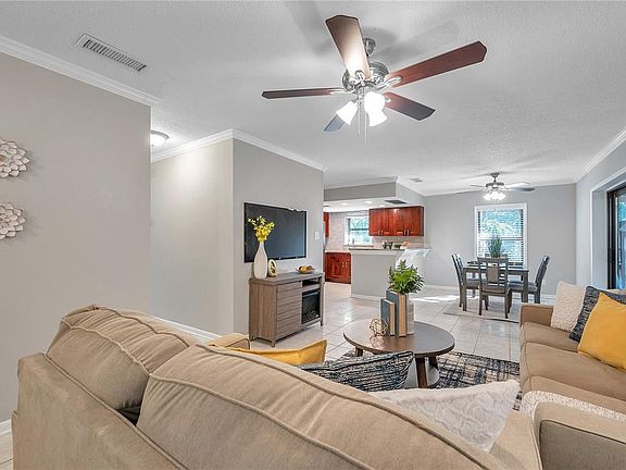 4th image of 855 Creekway Ct